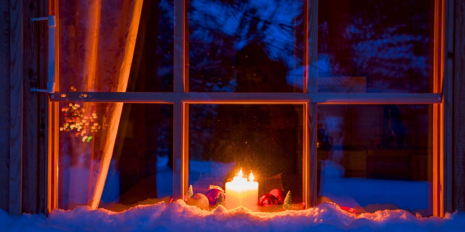 Window Candles for Christmas: How to Create a Warm and Welcoming Holiday Display